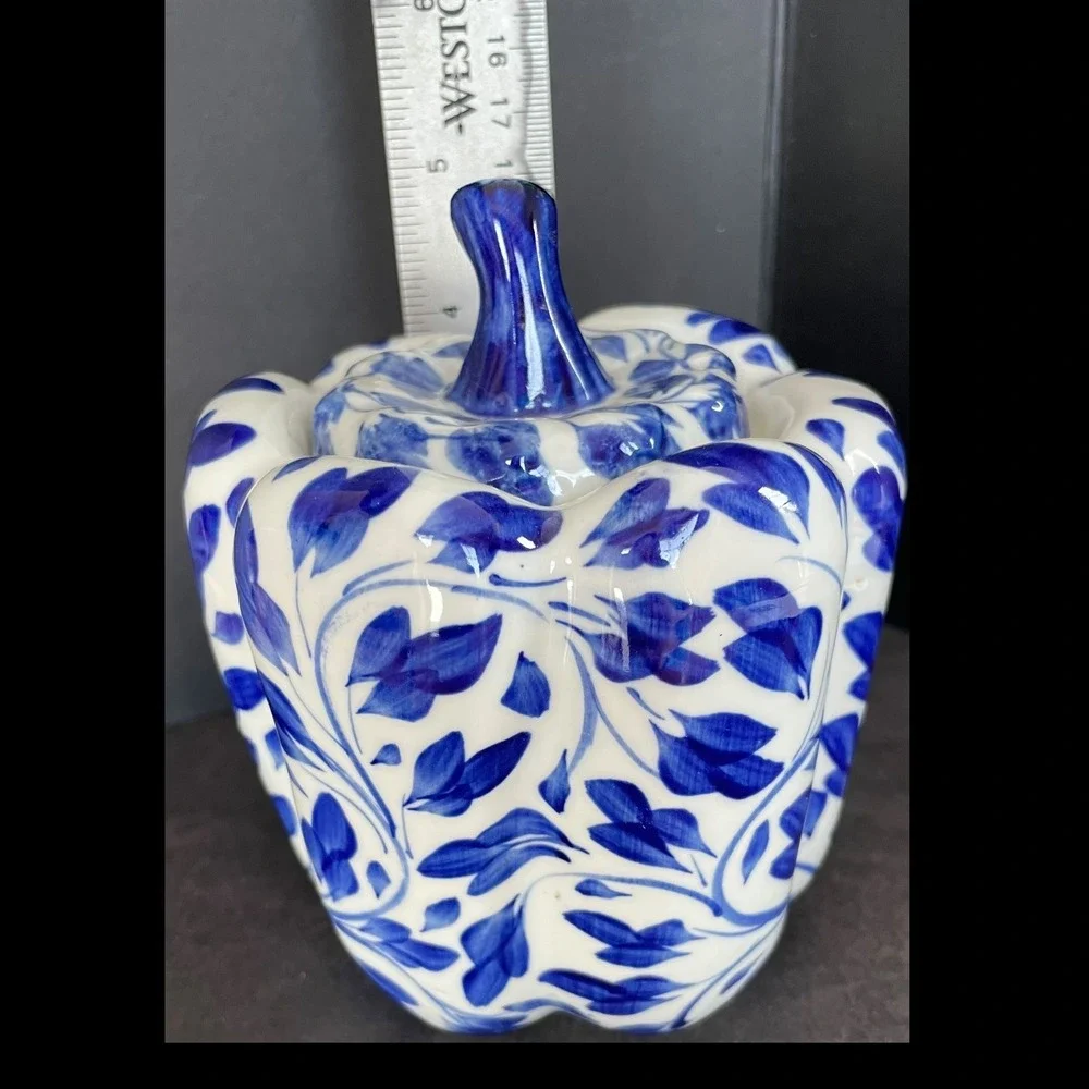 Handcrafted Blue and White Ceramic‎ Bell Pepper Lidded Canister Thailand Floral